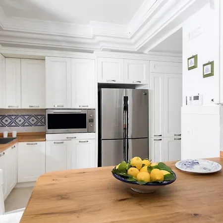 Sleeps 8 With Pool Air Con And Wifi *