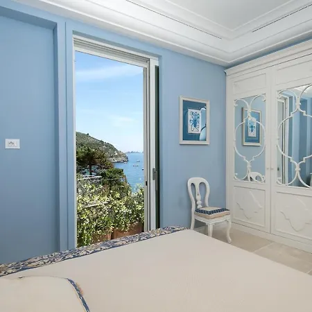 Sleeps 8 With Pool Air Con And Wifi * Nerano