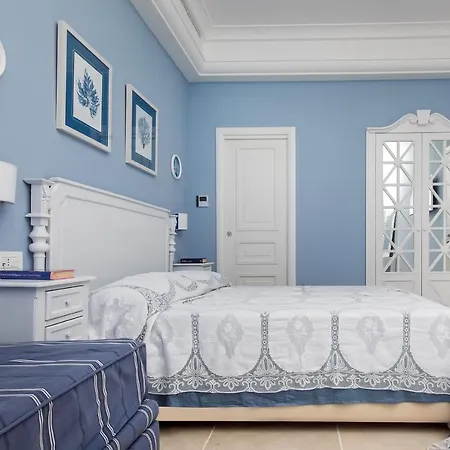 Sleeps 8 With Pool Air Con And Wifi Villa *
