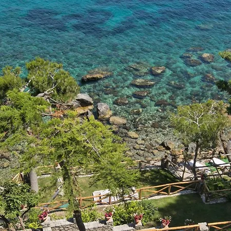 Sleeps 8 With Pool Air Con And Wifi